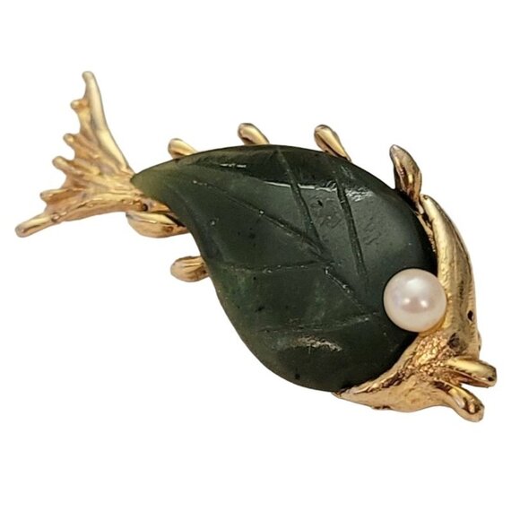 Gold Tone Carved Jade Genuine Pearl Fish Brooch Pin E800 - Picture 3 of 10